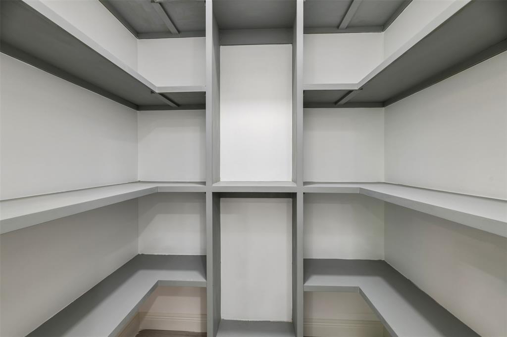 3323 Reed Lane Dallas, TX 75215 - Photo 25 of 35 Master Huge Closet