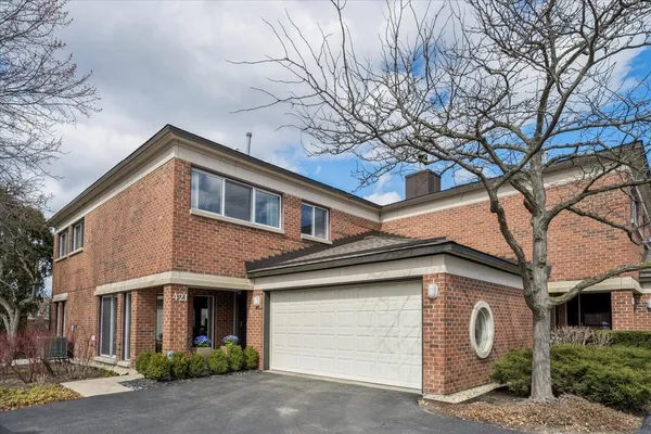 $565,000 | 421 Milford Road, Deerfield, IL 60015