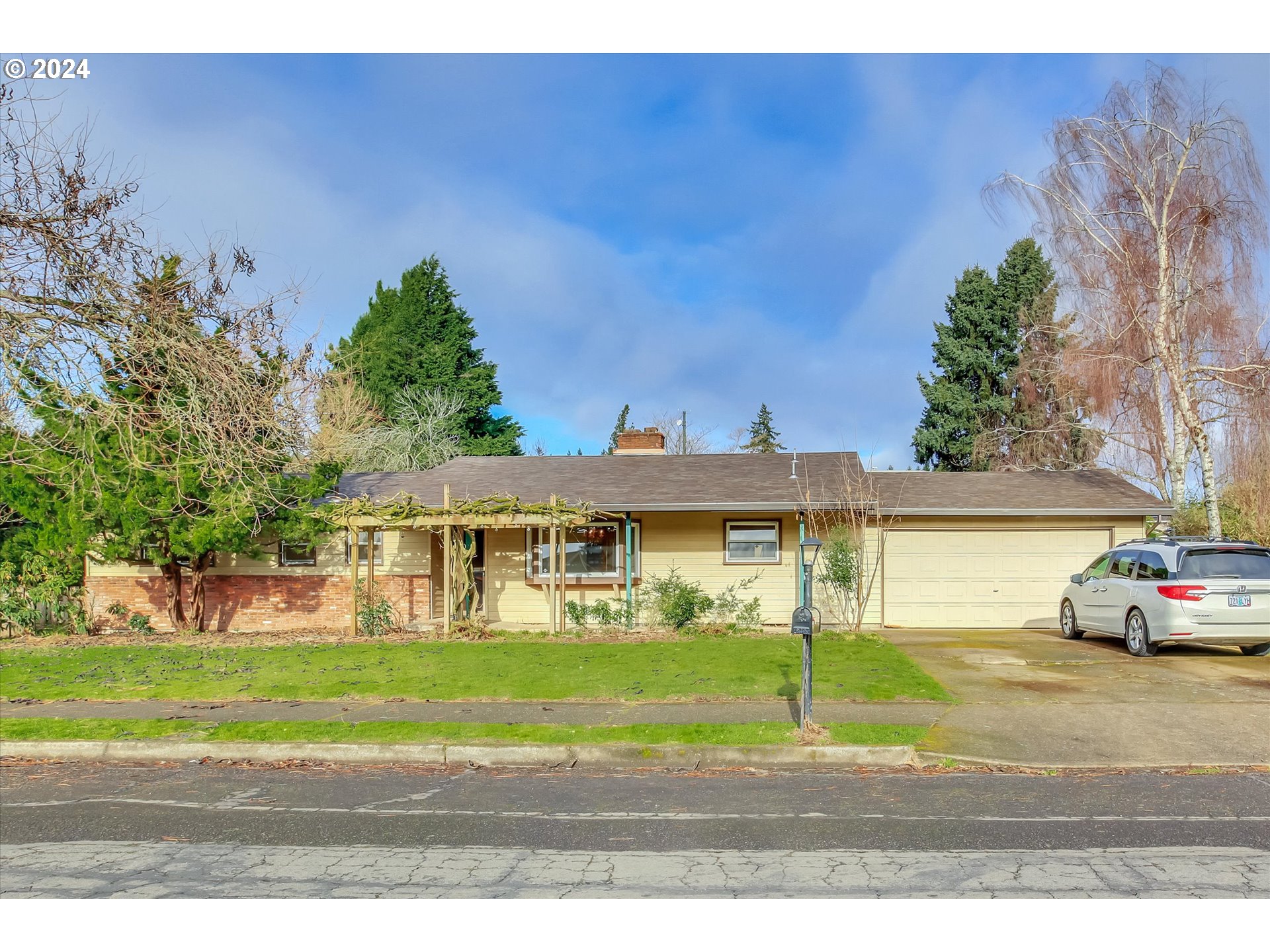 4775 Southeast Robin Road Milwaukie, OR 97267 - Photo 1 of 30 Gallery Image 1