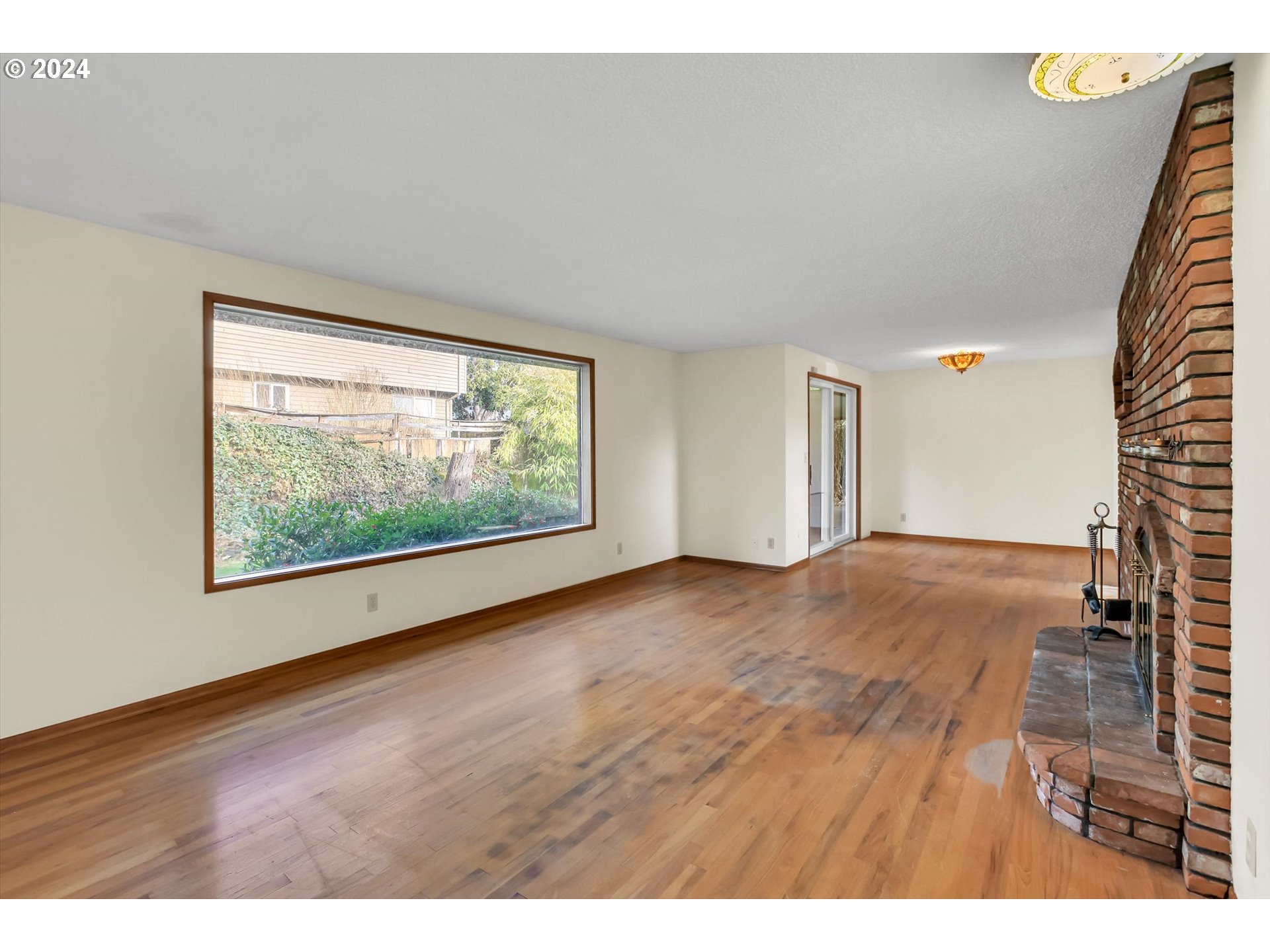 4775 Southeast Robin Road Milwaukie, OR 97267 - Photo 4 of 30 Gallery Image 4