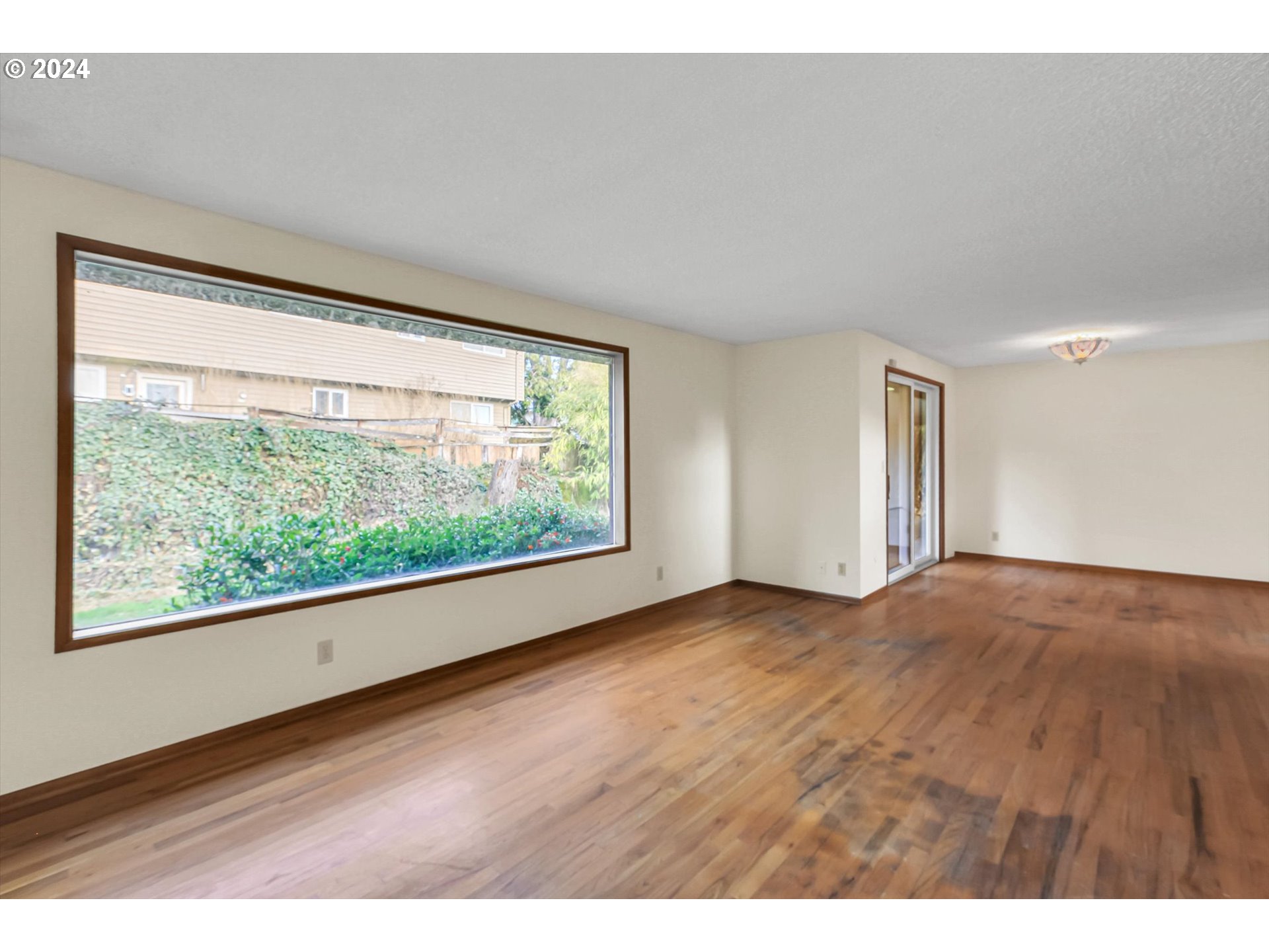 4775 Southeast Robin Road Milwaukie, OR 97267 - Photo 5 of 30 Gallery Image 5