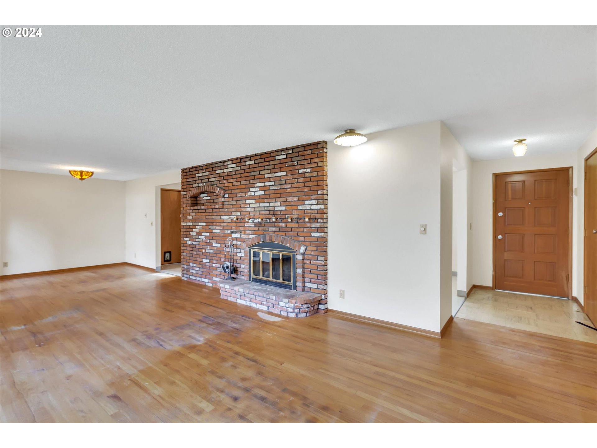 4775 Southeast Robin Road Milwaukie, OR 97267 - Photo 6 of 30 Gallery Image 6