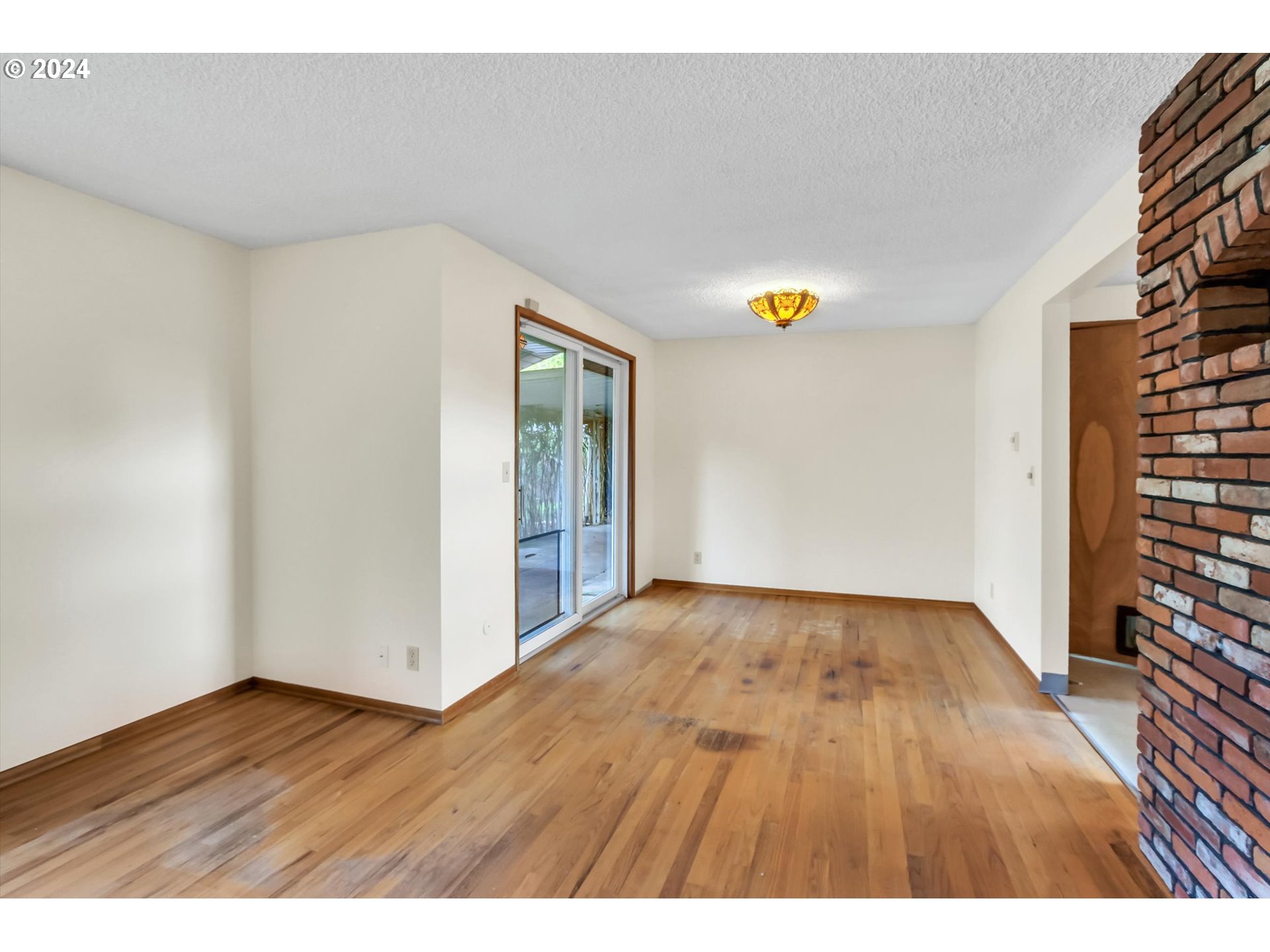 4775 Southeast Robin Road Milwaukie, OR 97267 - Photo 8 of 30 Gallery Image 8