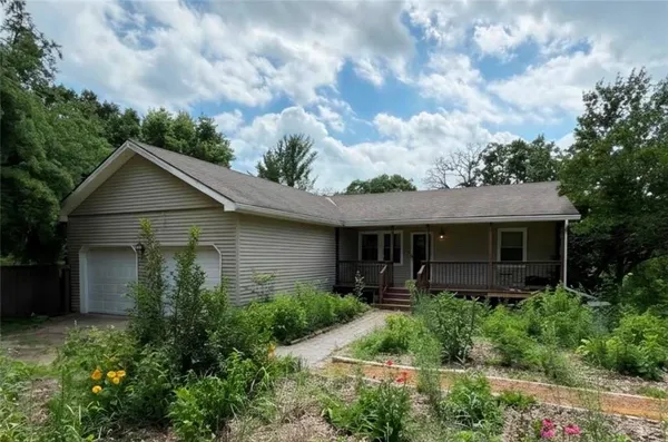 $375,000 | 14226 Northwest County Road 14001, Drexel, MO 64742