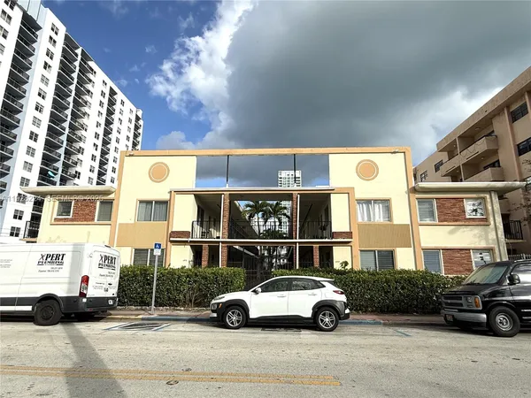 $1,595 | 6885 Byron Avenue, Unit 103, Miami Beach, FL 33141