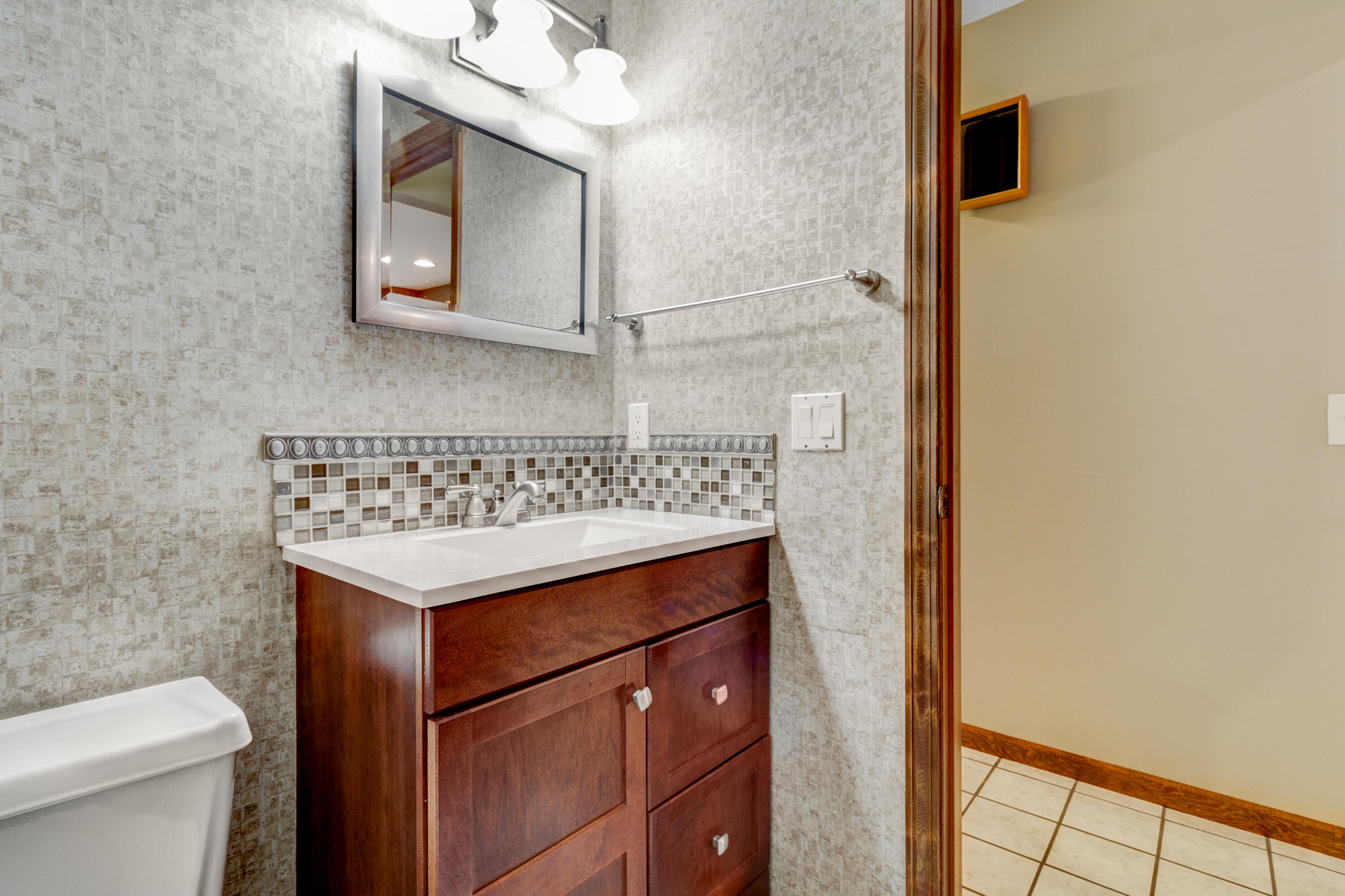 1415 Rood Point Road Norton Shores, MI 49441 - Photo 31 of 77 Ernie Sesselmann - 1415 Rood Point Rd-26