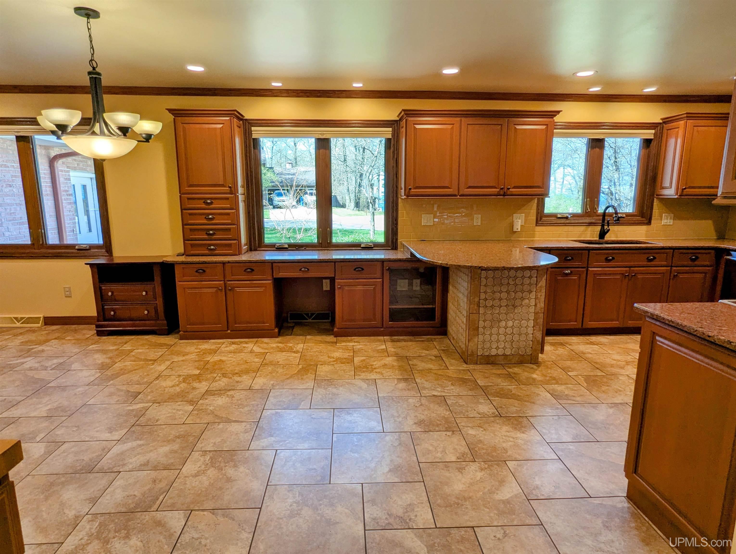 1002 Allouez Road Marquette, MI 49855 - Photo 7 of 82 Gallery Image 7
