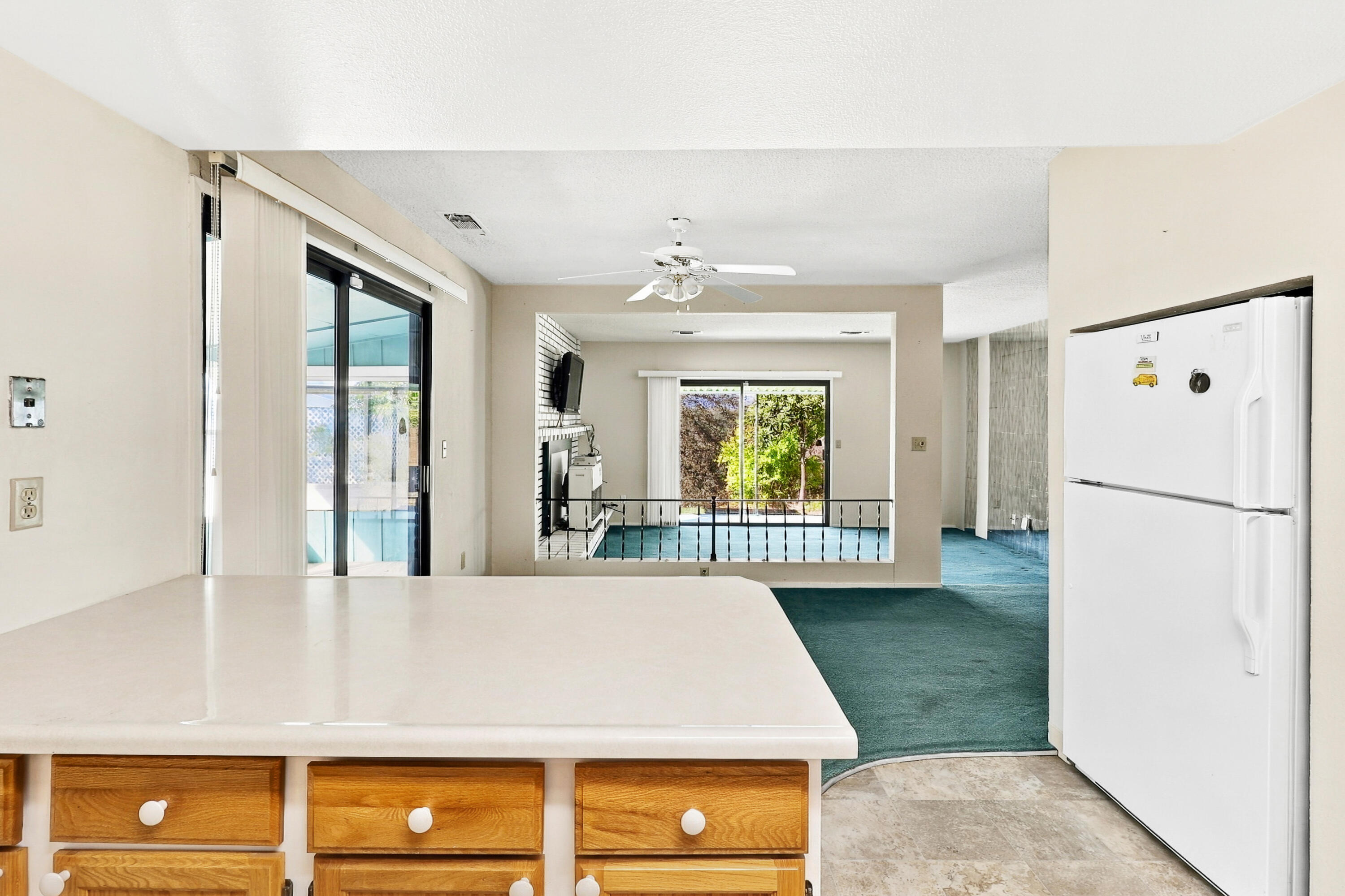 3295 Santa Rosa Way Redding, CA 96003 - Photo 22 of 55 Breakfast Bar Counter top