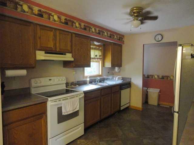 1874 Millbrook Road Grove City, PA 16127 - Photo 2 of 12 Kitchen.