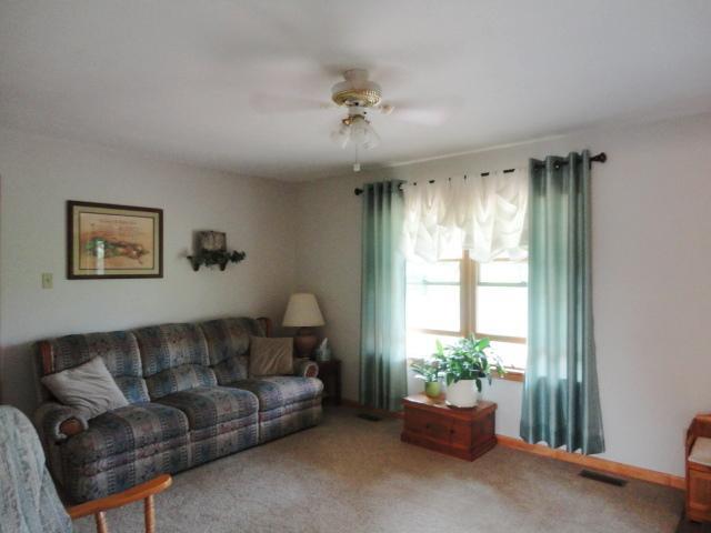 1874 Millbrook Road Grove City, PA 16127 - Photo 4 of 12 Living Room.