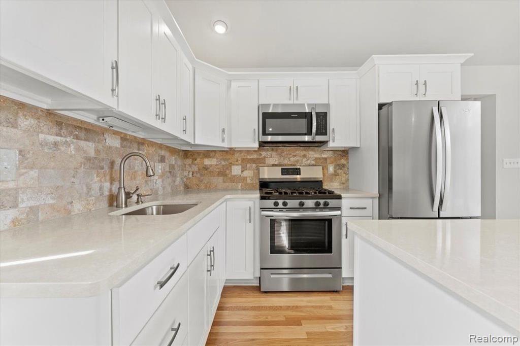 20859 Thorofare Road Grosse Ile, MI 48138 - Photo 17 of 53 Gallery Image 17