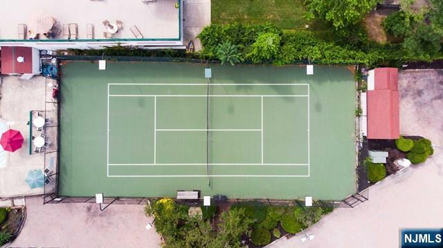 1225 River Road, Unit 6A Edgewater, NJ 07020 - Photo 29 of 30 a view of a backyard