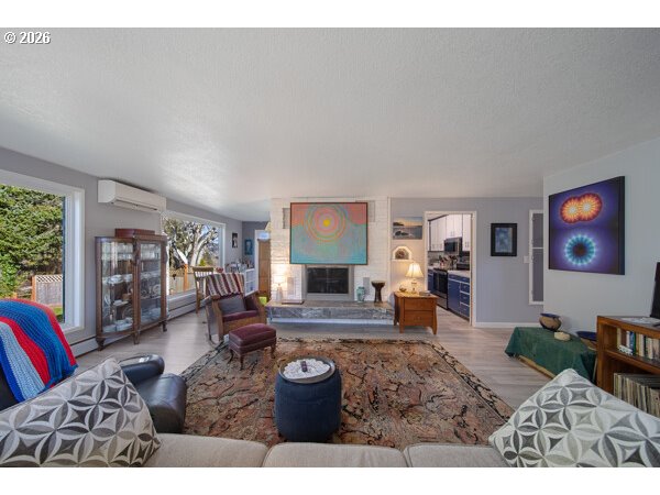 1745 Greenwood Avenue Reedsport, OR 97467 - Photo 3 of 46 Living Room