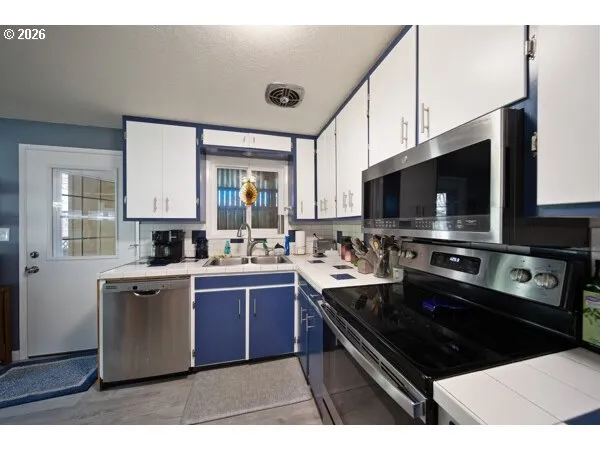 $315,000 | 1745 Greenwood Avenue, Reedsport, OR 97467