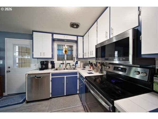 1745 Greenwood Avenue Reedsport, OR 97467 - Photo 8 of 46 Kitchen