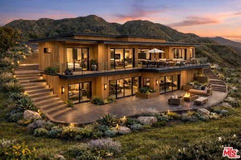 $1,895,000 | 5942 Busch Drive, Malibu, CA 90265
