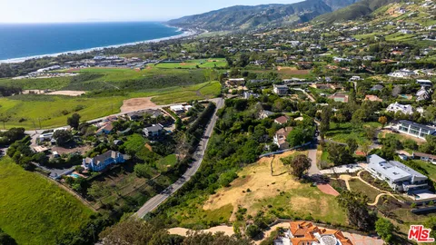 $1,895,000 | 5942 Busch Drive, Malibu, CA 90265