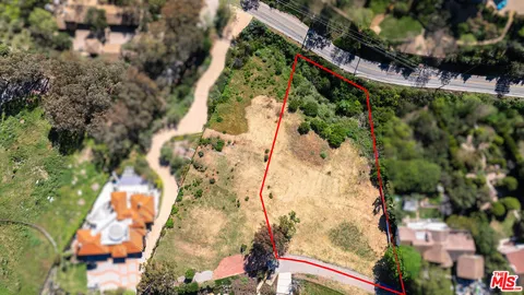 $1,895,000 | 5942 Busch Drive, Malibu, CA 90265