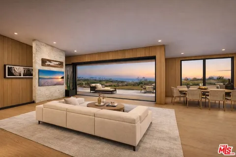 $1,895,000 | 5942 Busch Drive, Malibu, CA 90265