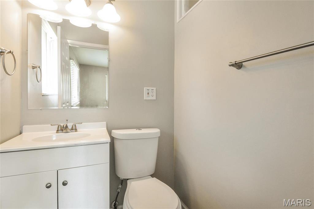 1905 Apple Blossom Court Florissant, MO 63031 - Photo 11 of 18