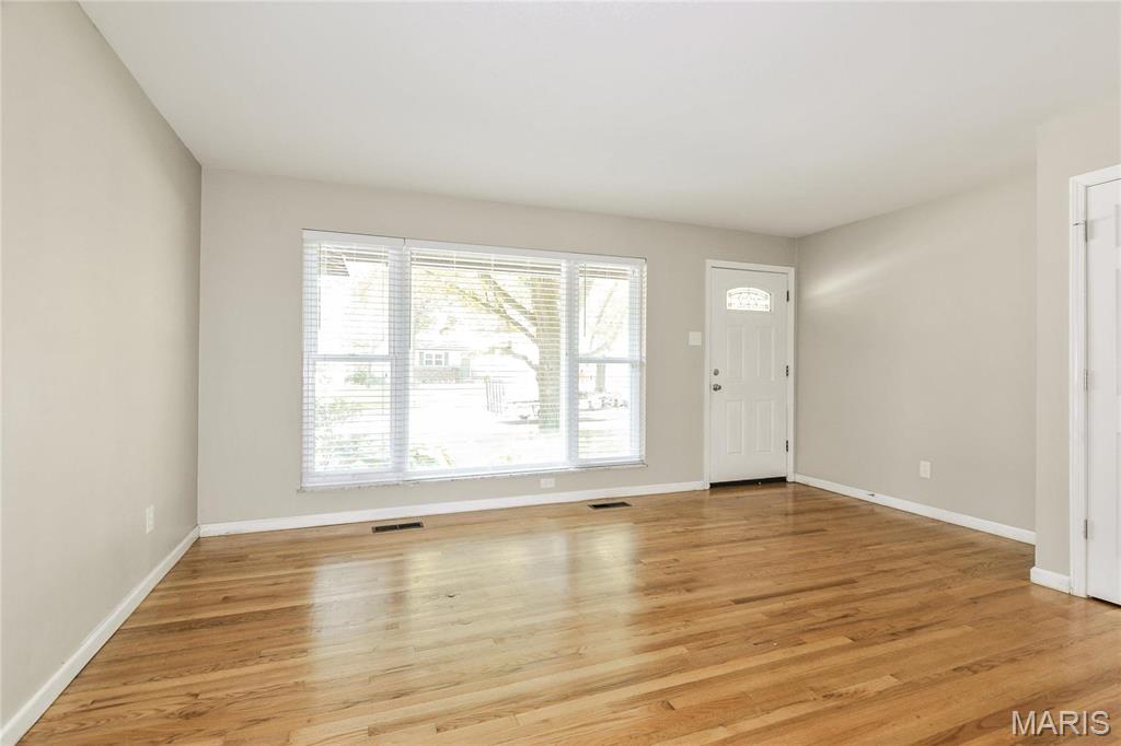 1905 Apple Blossom Court Florissant, MO 63031 - Photo 2 of 18