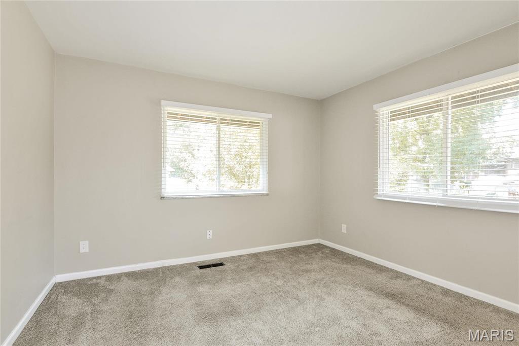 1905 Apple Blossom Court Florissant, MO 63031 - Photo 6 of 18