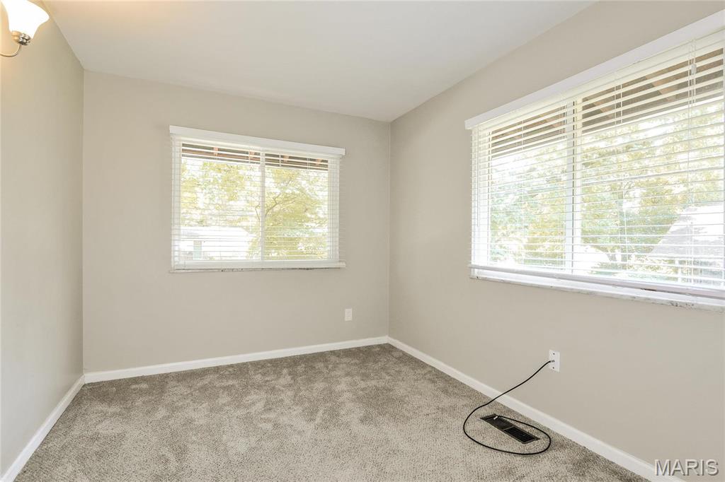 1905 Apple Blossom Court Florissant, MO 63031 - Photo 8 of 18