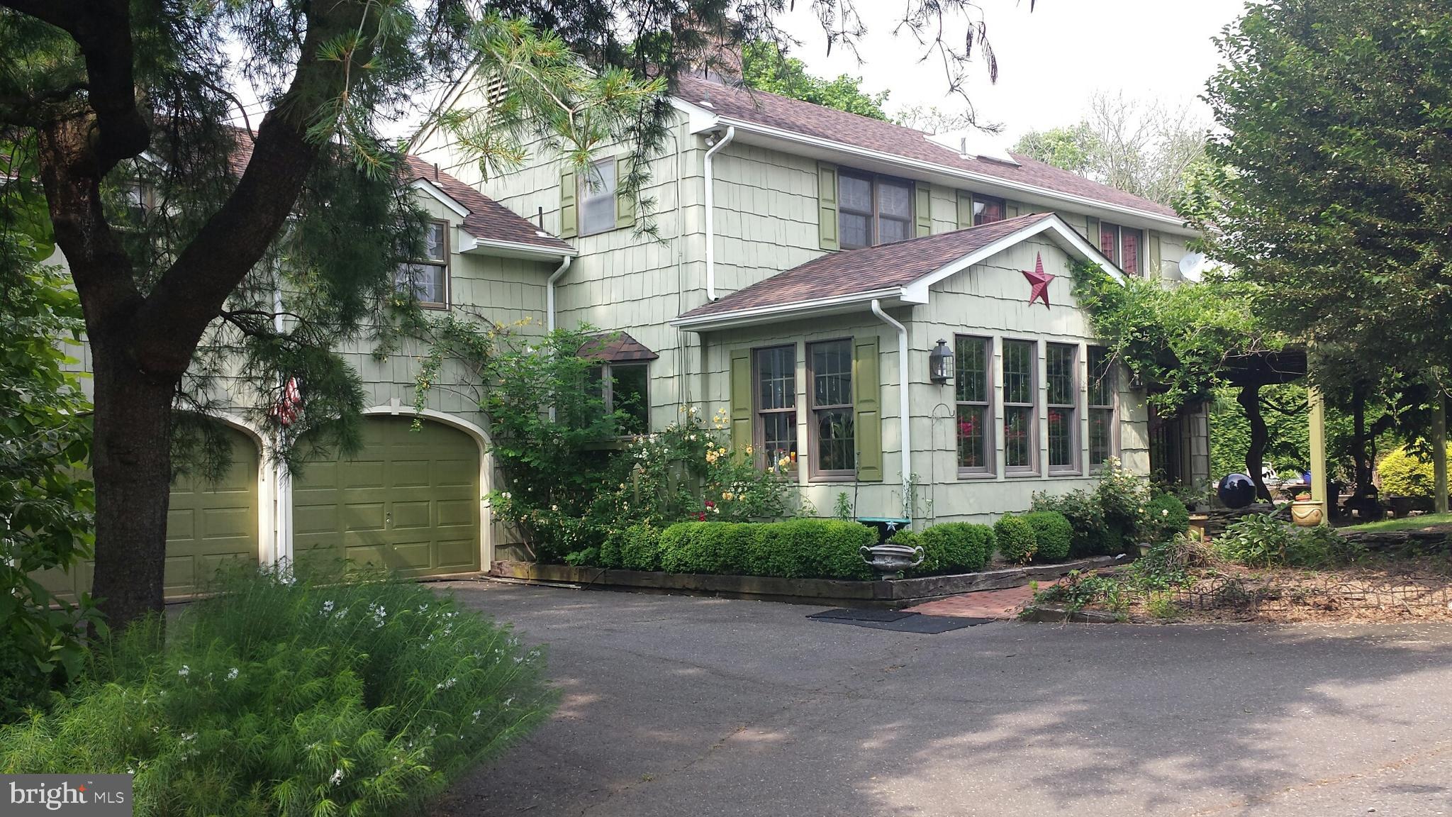 545 Weston Canal Road Somerset, NJ 08873 - Photo 13 of 41 a view of a yard in front of house