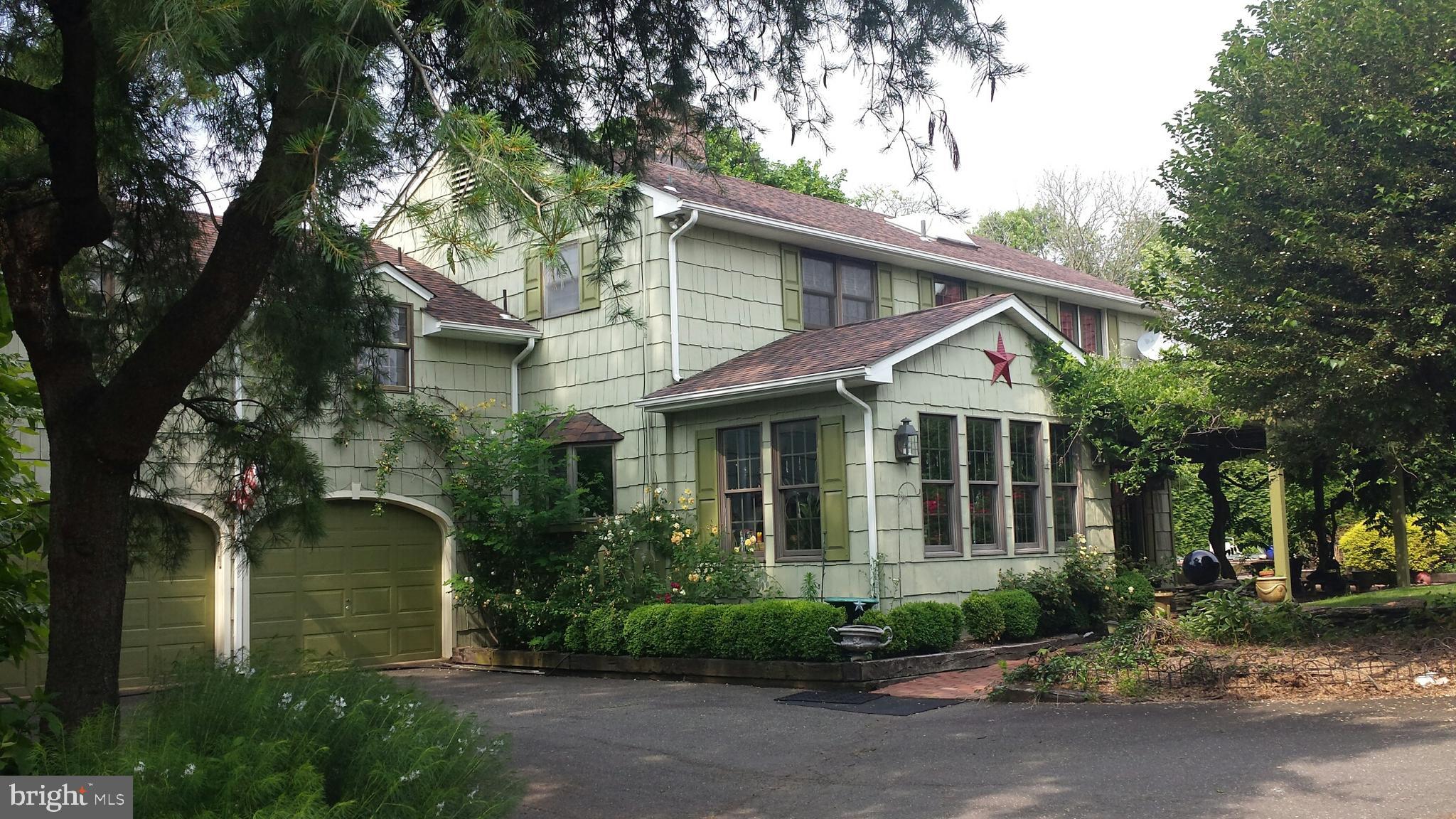 545 Weston Canal Road Somerset, NJ 08873 - Photo 14 of 41 a view of a yard in front of house