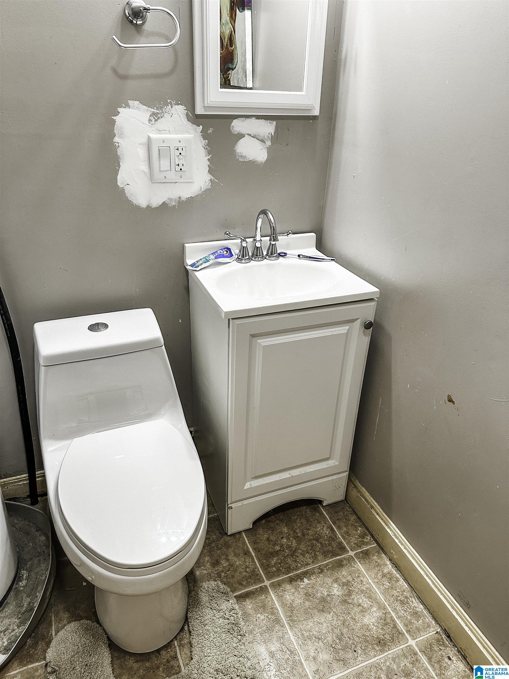 105 Kay Street Anniston, AL 36201 - Photo 12 of 49
