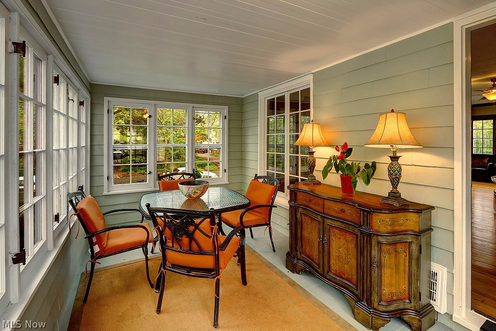 3272 East Scarborough Road Cleveland, OH 44118 - Photo 5 of 18 Enjoy your morning coffee on this sun porch!