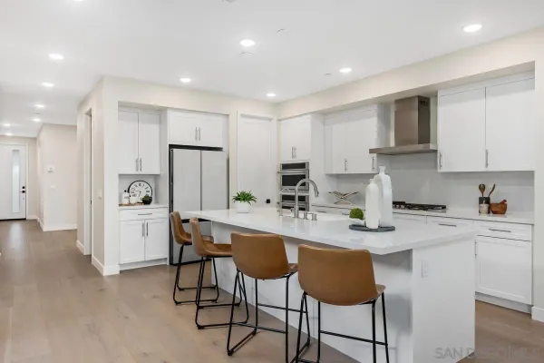 $3,299,000 | 6418 Fischer Way, San Diego, CA 92130