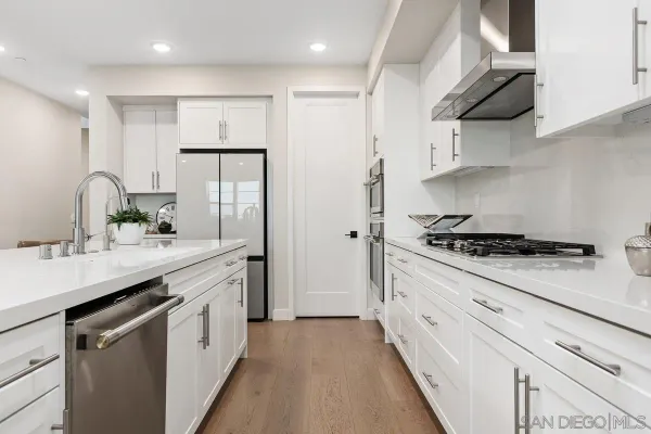 $3,299,000 | 6418 Fischer Way, San Diego, CA 92130