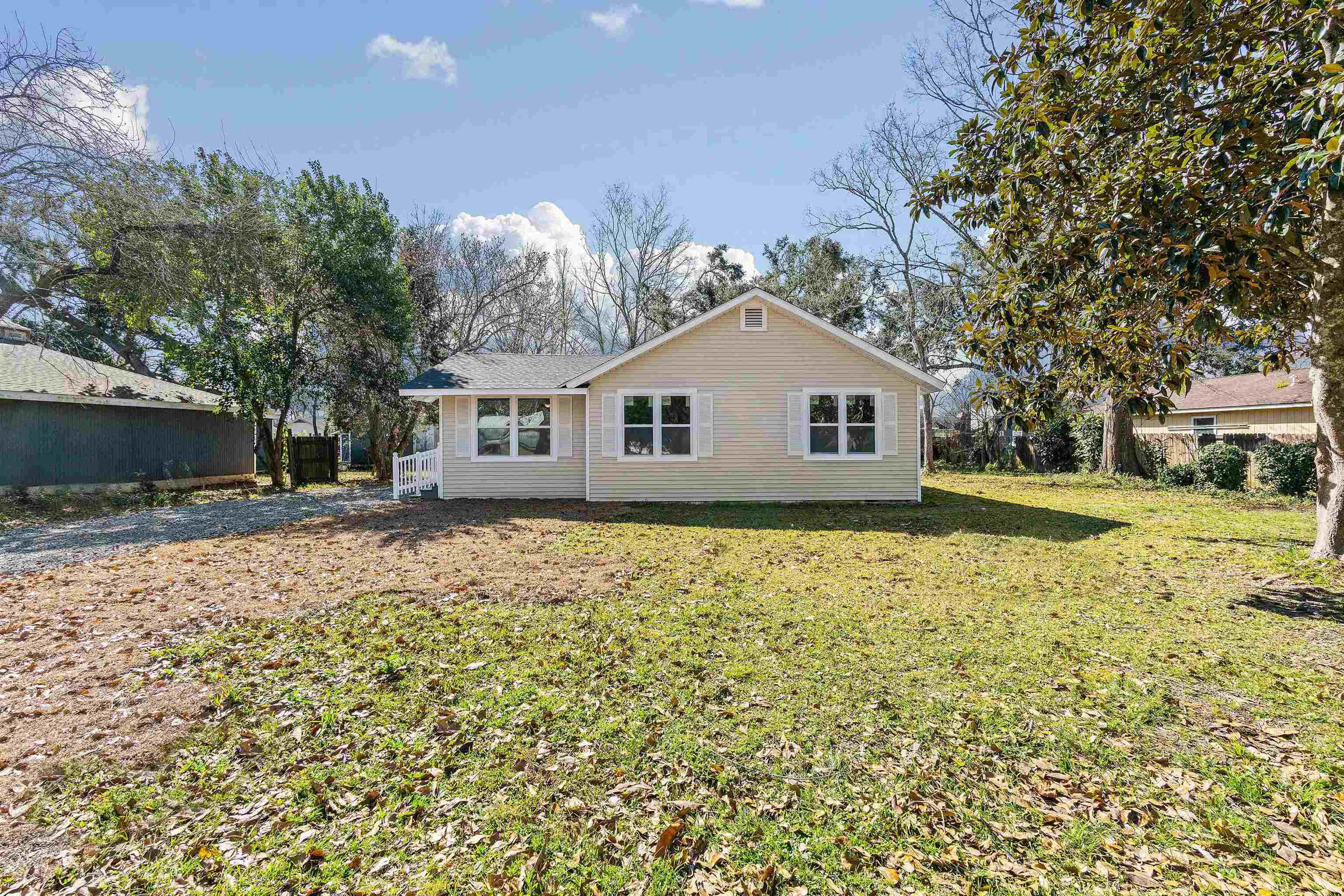 615 West Marigold Avenue Foley, AL 36535 - Photo 1 of 23