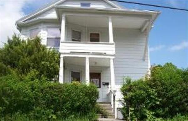 33 Myrtle Avenue Webster, MA 01570 - Photo 2 of 5