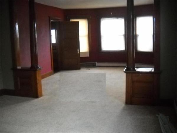 33 Myrtle Avenue Webster, MA 01570 - Photo 3 of 5