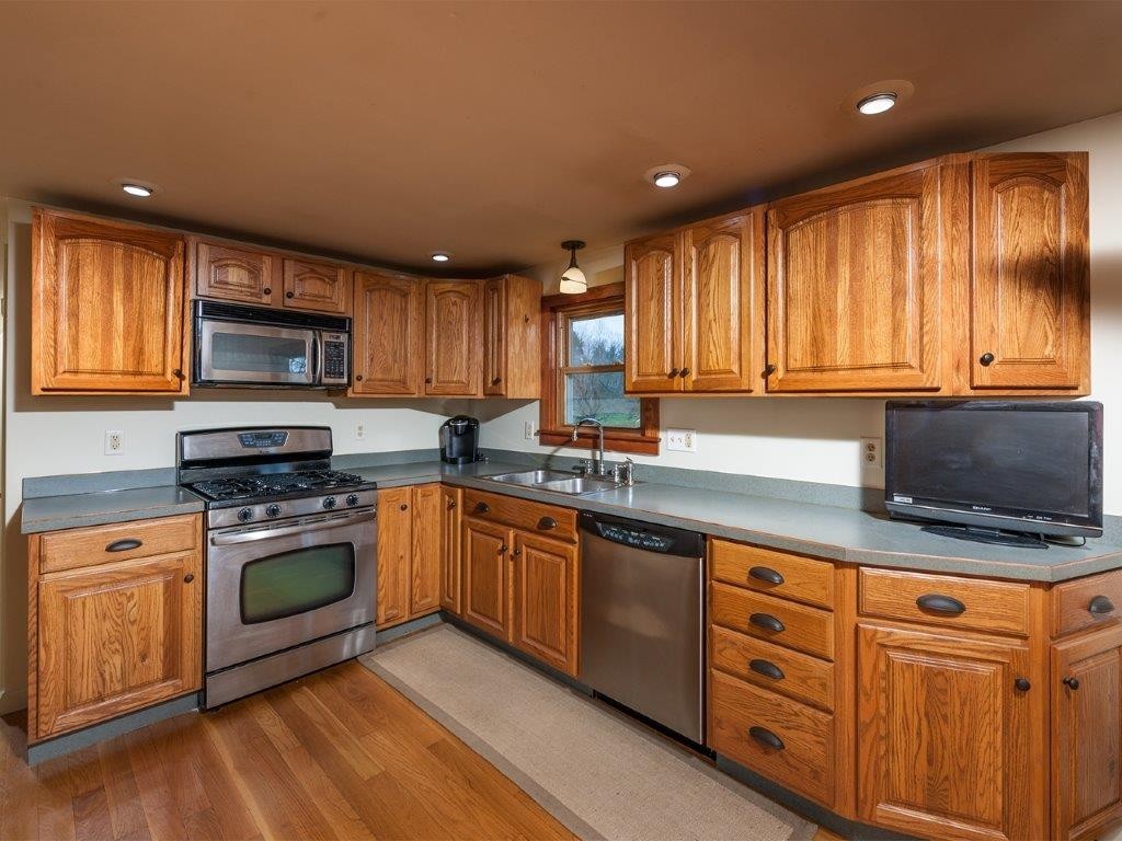 248 Hanscom Road Eliot, ME 03903 - Photo 4 of 21