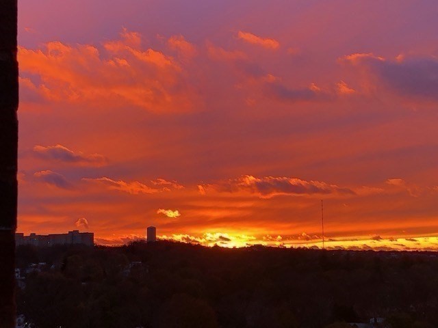 77 Adams Street, Unit 902 Quincy, MA 02169 - Photo 34 of 36 a view of sunset