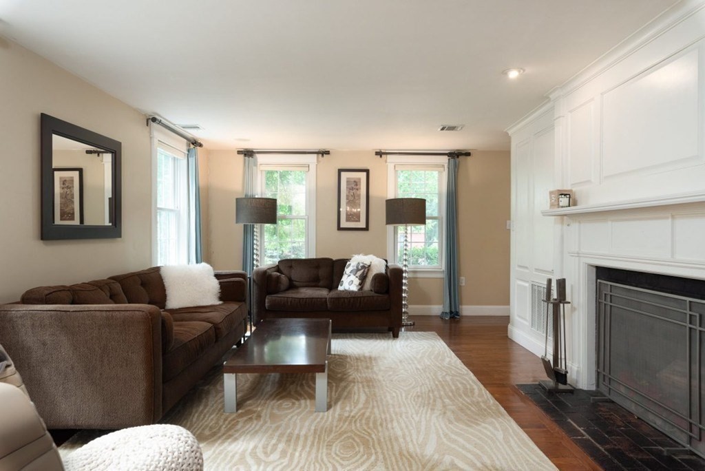 106 Valley Road Needham, MA 02492 - Photo 4 of 34 Gallery Image 4