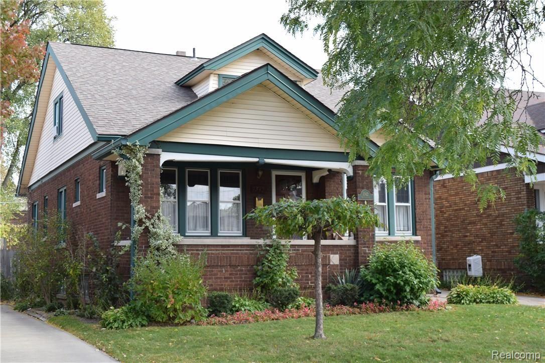 1342 Nottingham Road Grosse Pointe, MI 48230 - Photo 1 of 26 DSC_0001.JPG