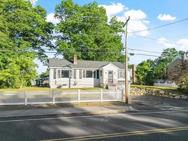 $599,900 | 195 Lakeview Avenue, Tyngsborough, MA 01879