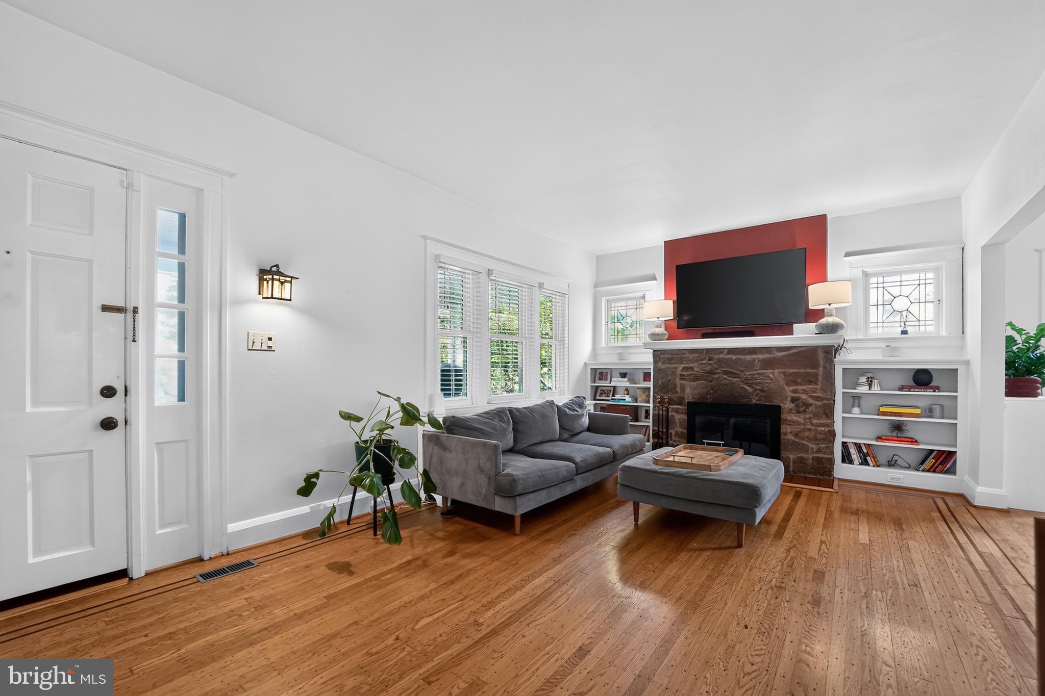 2411 Everton Road Baltimore, MD 21209 - Photo 4 of 27 Family Room View