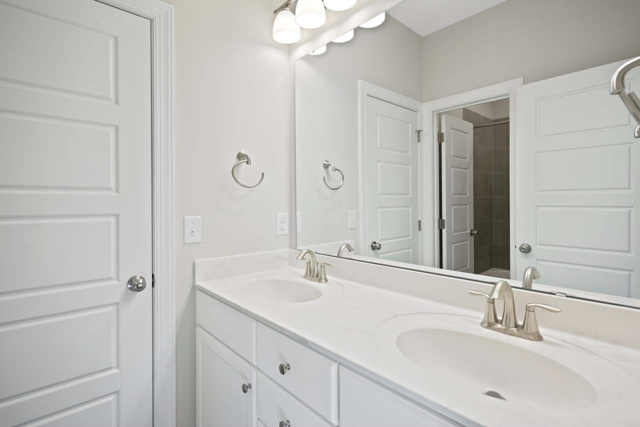 1037 Manchaca Loop, Unit 100 Apex, NC 27539 - Photo 23 of 30 Jack N Jill Bath