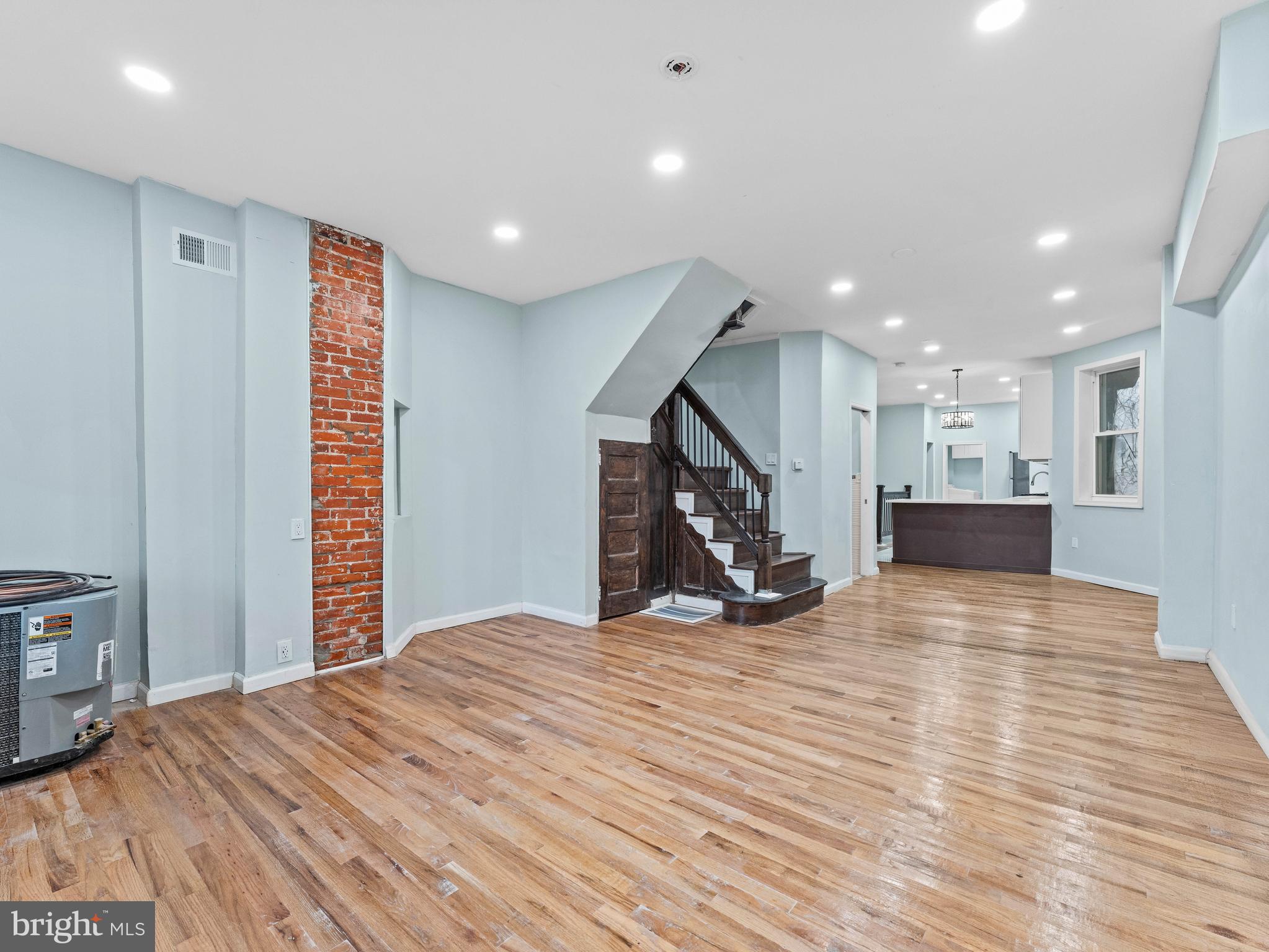 808 South 56th Street Philadelphia, PA 19143 - Photo 5 of 26 Living Room