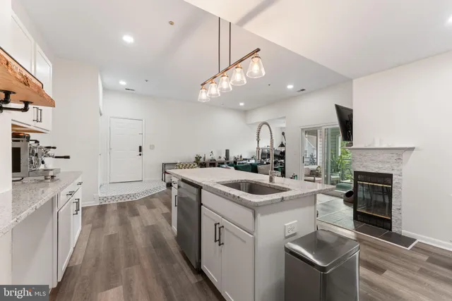 $299,999 | 10 Greystone Court, Unit I, Annapolis, MD 21403