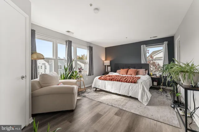 $299,999 | 10 Greystone Court, Unit I, Annapolis, MD 21403