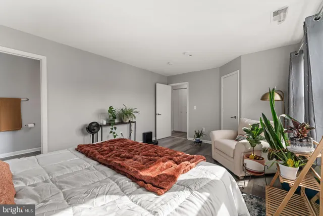 $299,999 | 10 Greystone Court, Unit I, Annapolis, MD 21403