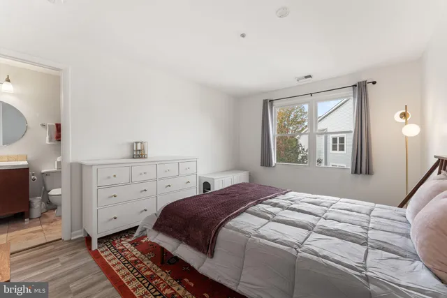 $299,999 | 10 Greystone Court, Unit I, Annapolis, MD 21403