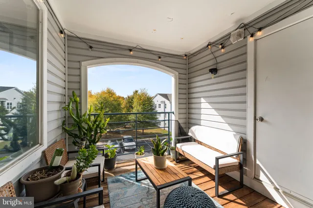 $299,999 | 10 Greystone Court, Unit I, Annapolis, MD 21403