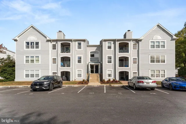 $299,999 | 10 Greystone Court, Unit I, Annapolis, MD 21403